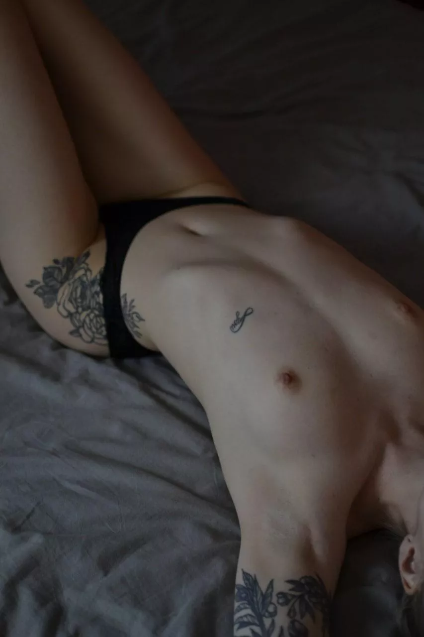 i need kissing and licking my tits i need kissing and licking my tits