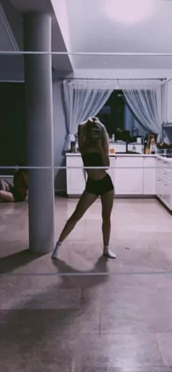 I need someone to break me🤤