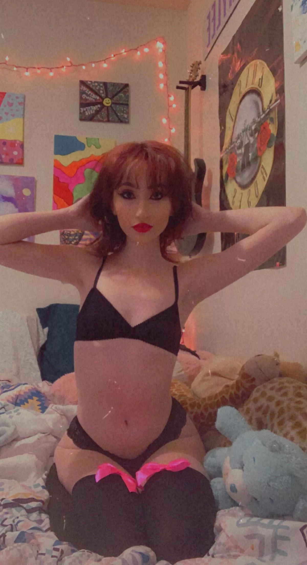 I need someone to rail me to some pop punk 🥵