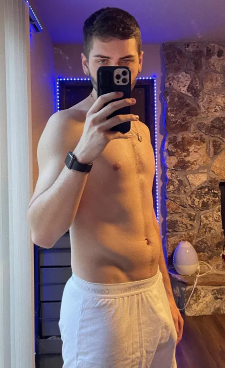 I need someone to take pics for me 😂 I need someone to take pics for me 😂