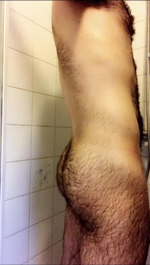 I need someone to wash my back 😈