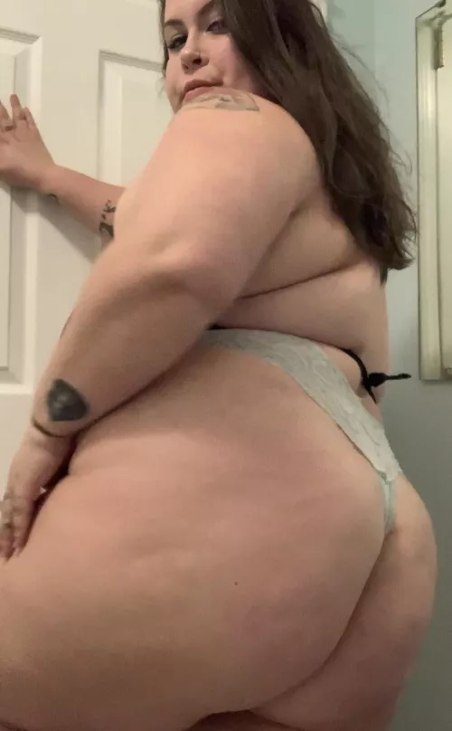 I need someone to worship every inch of my ass and asshole , is that you ? Dm me ๐๐ 24 f