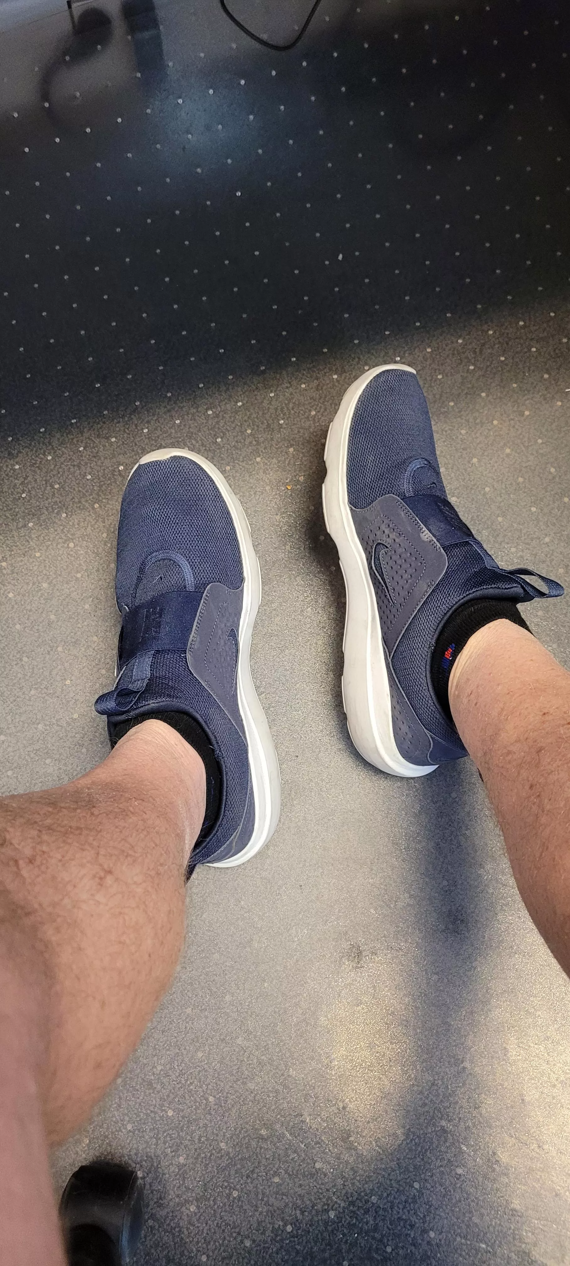 I need someone under my desk, remove my shoes and socks then ?????😋💦💦💦💦