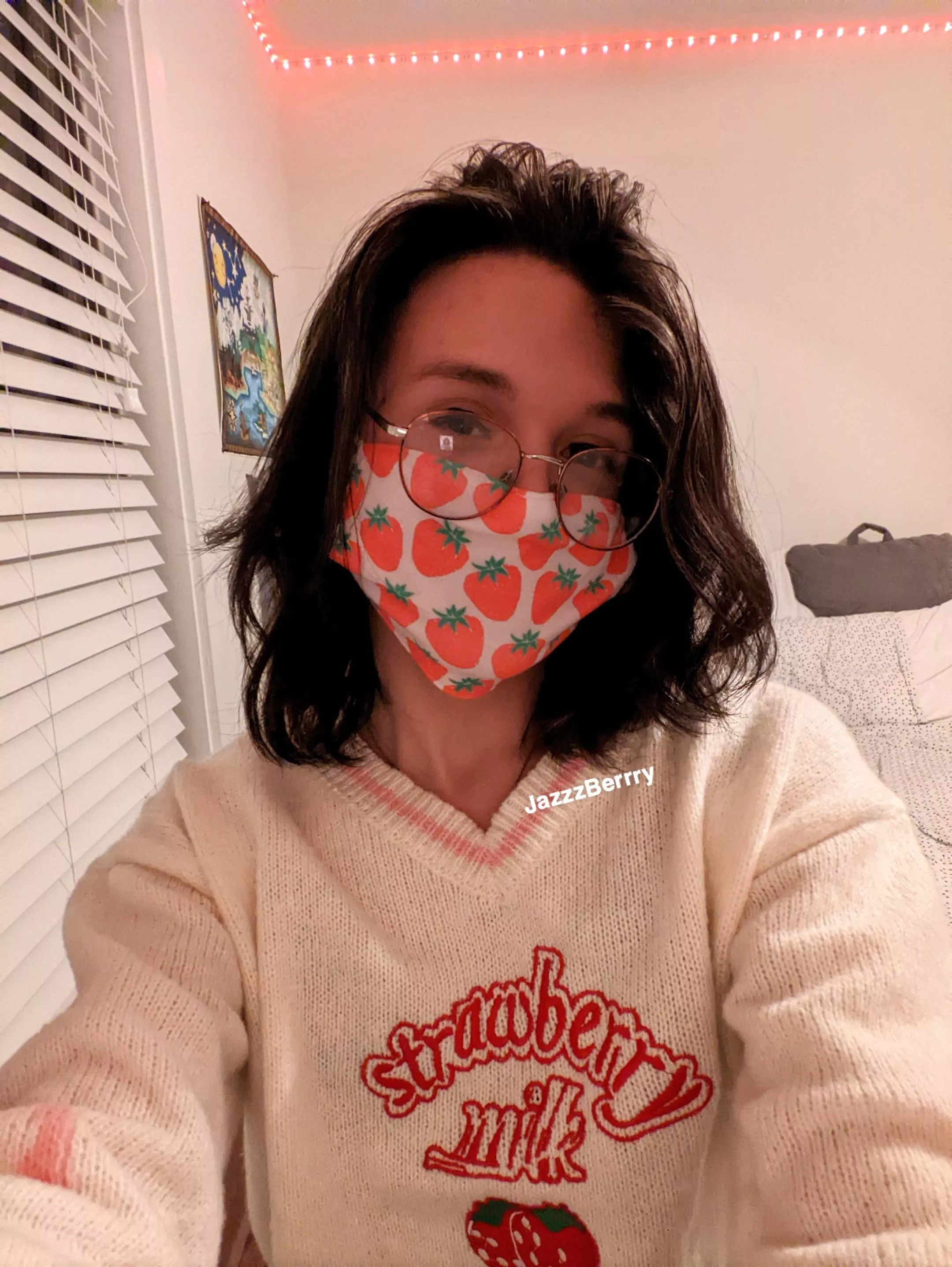 I never post selfies of just my face here I hope you like :3