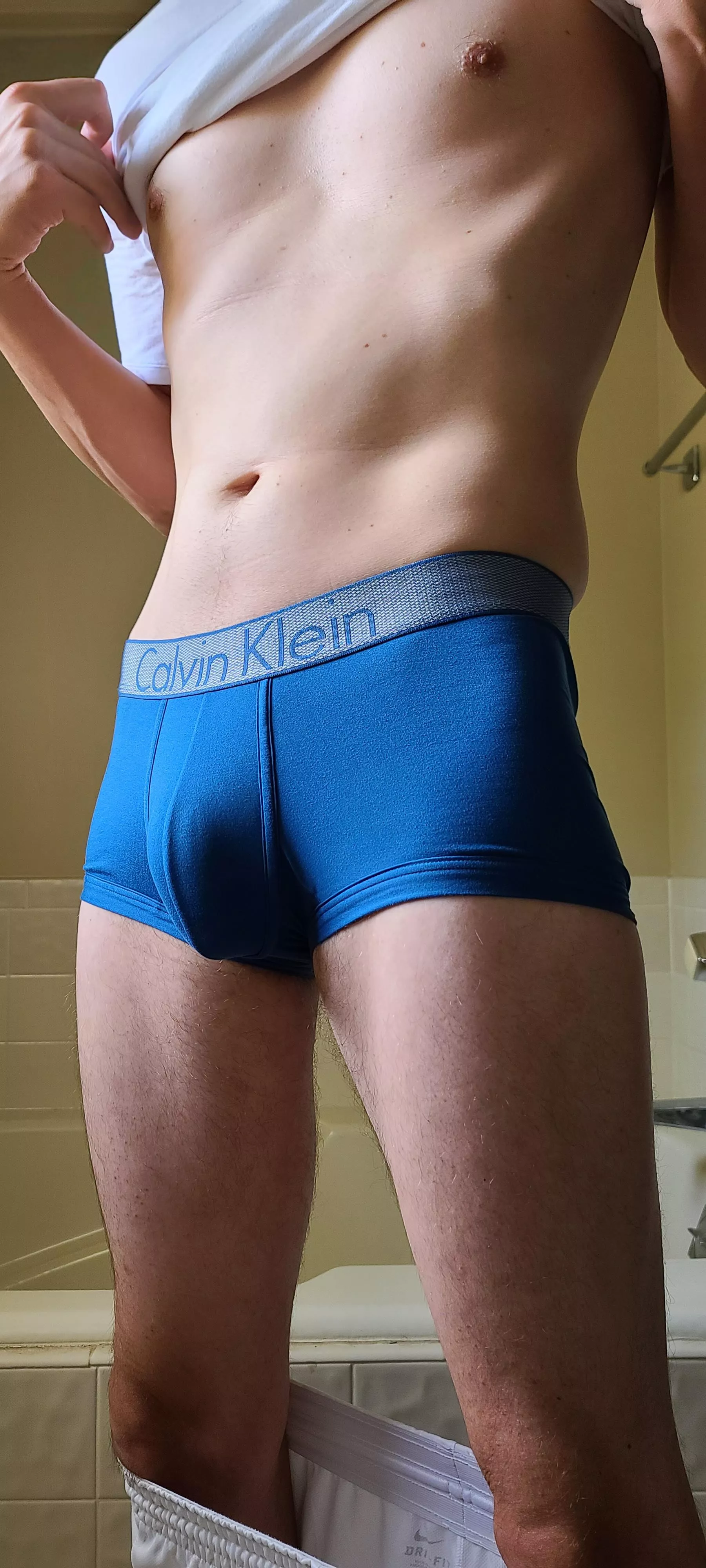 I never wear trunks I never wear trunks