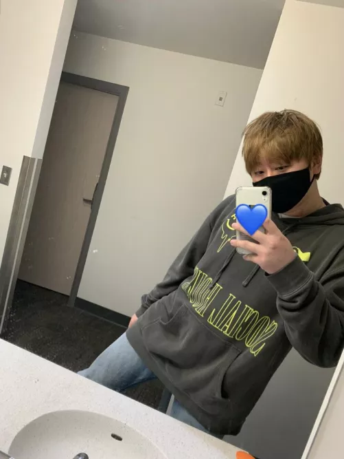 I only slept for like 4 hours today🤦🏻♂️