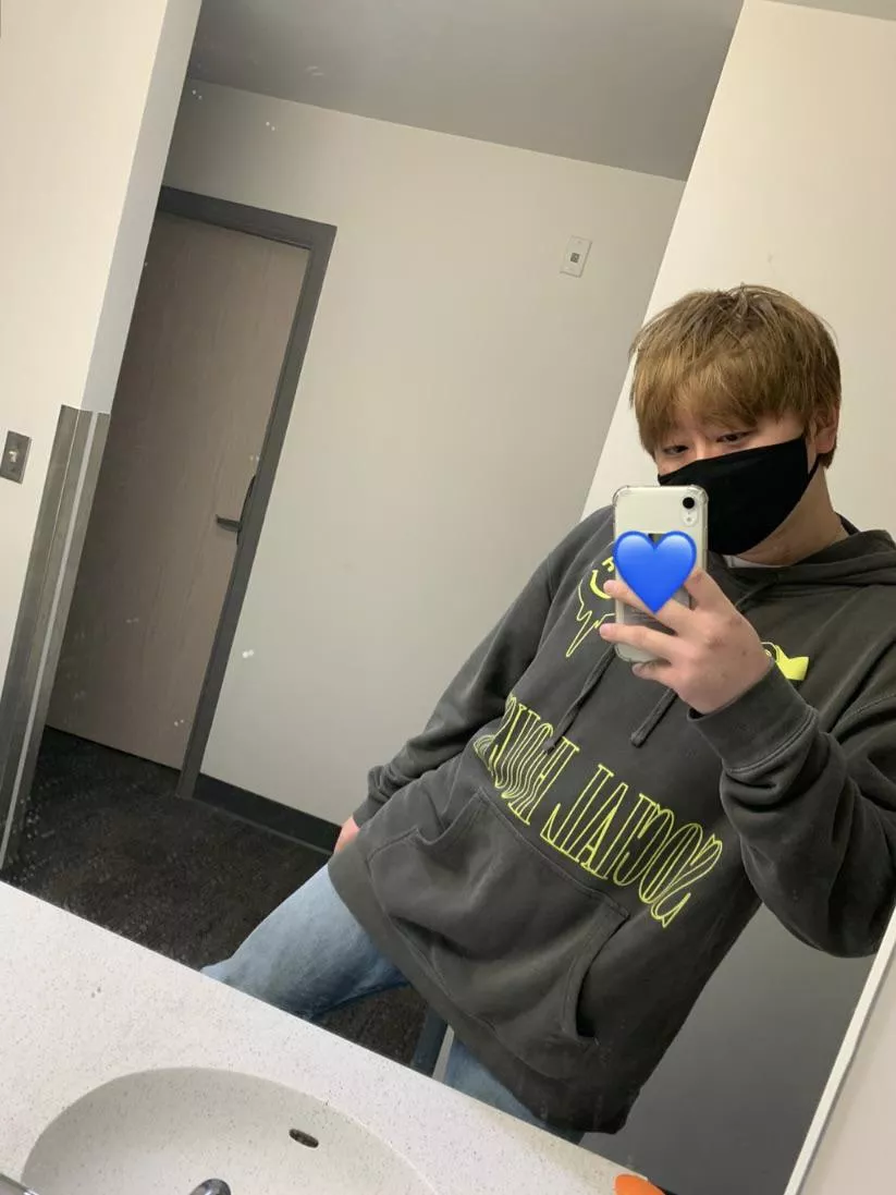 I only slept for like 4 hours today🤦🏻‍♂️