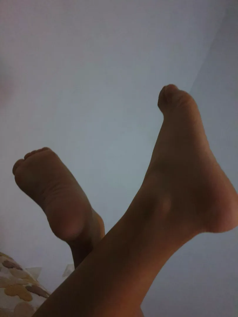I present to you: my feet!