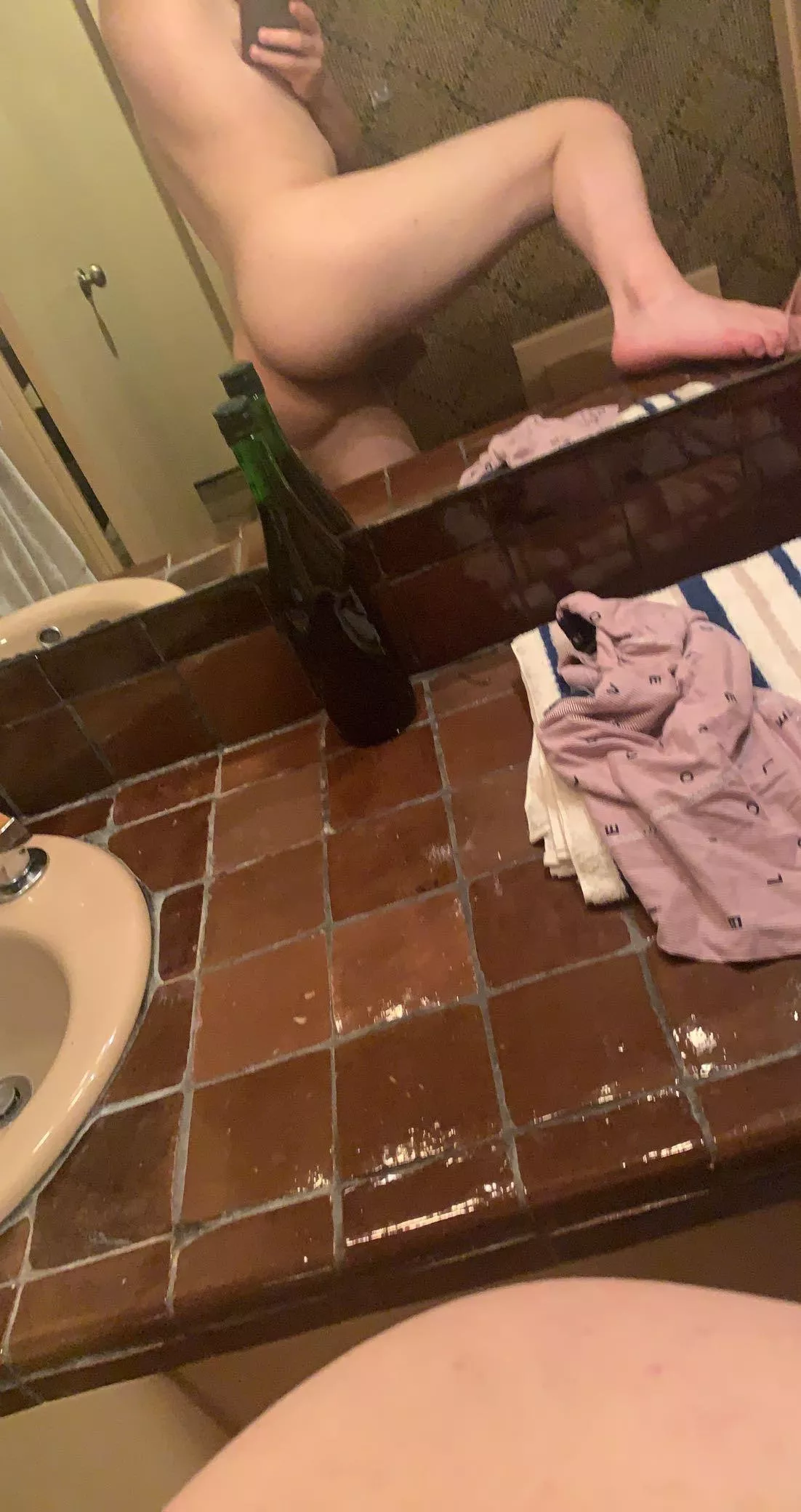 i really enjoy this big ass mirror :3 i really enjoy this big ass mirror :3
