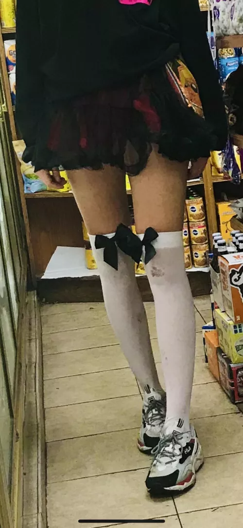 I really like this look I did for Halloween. Anyone know where I can get more like this :) 🥰