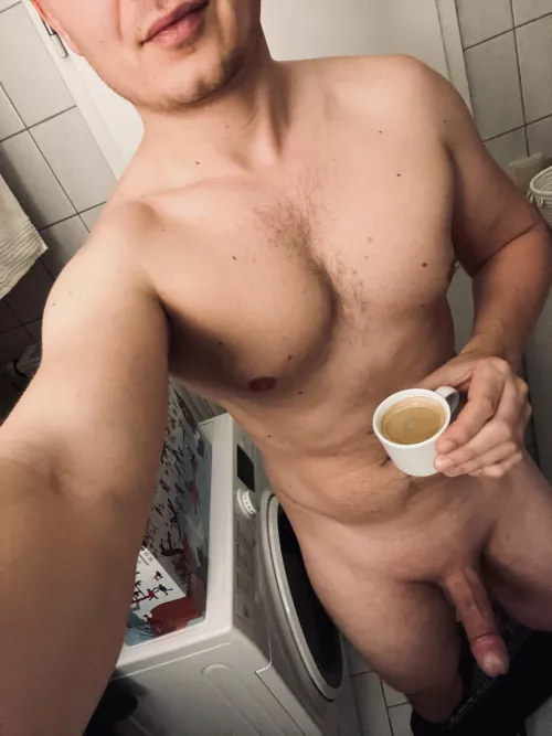 I really need my morning coffee ☕️ What’s your thing that gives you a good start into the day? ;)