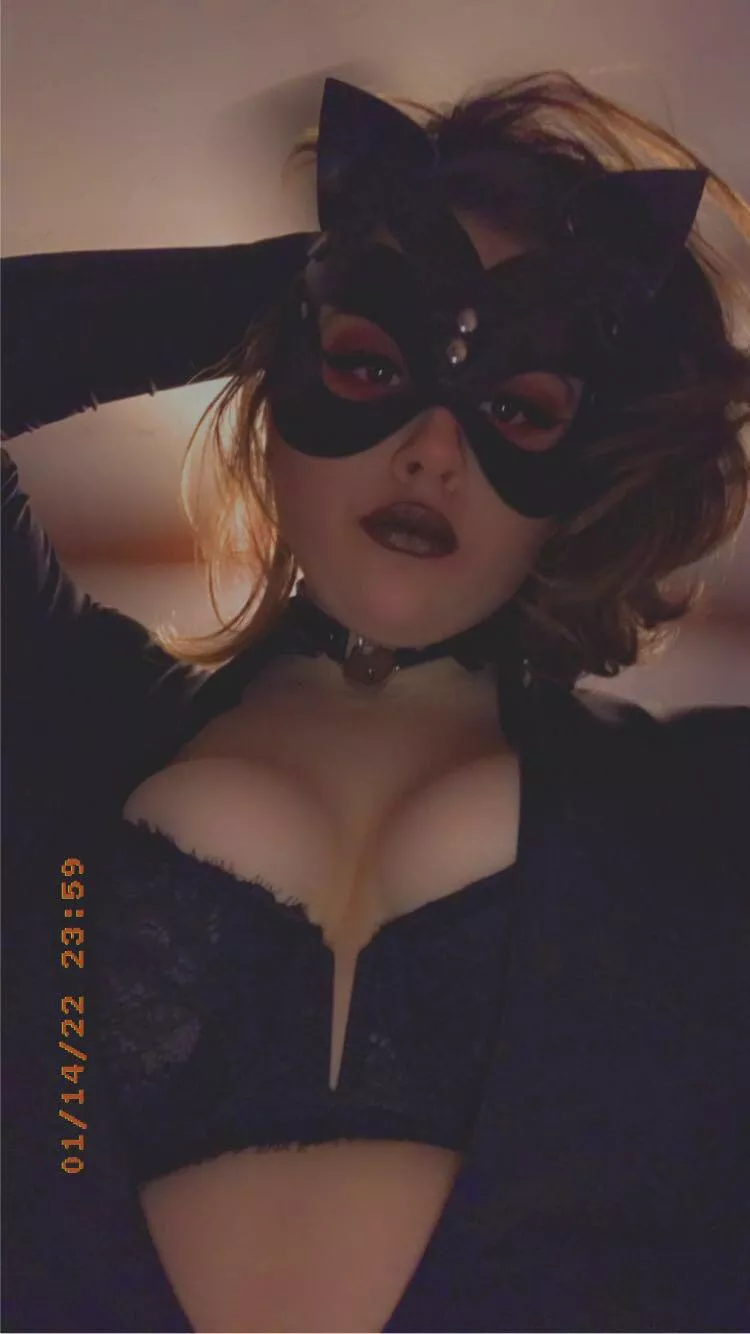 I request a seat along with a nice warm foot rest 😈