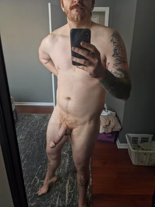 I secretly hope that my neighbor with see me walking around with my cock out and that she'll come over for a mouthful 😮