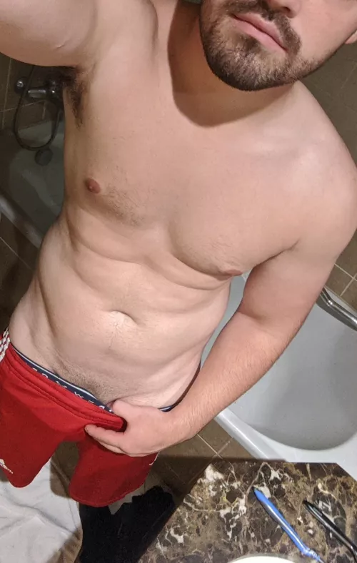 I see(m) to get horny and all my clothes just fall off π