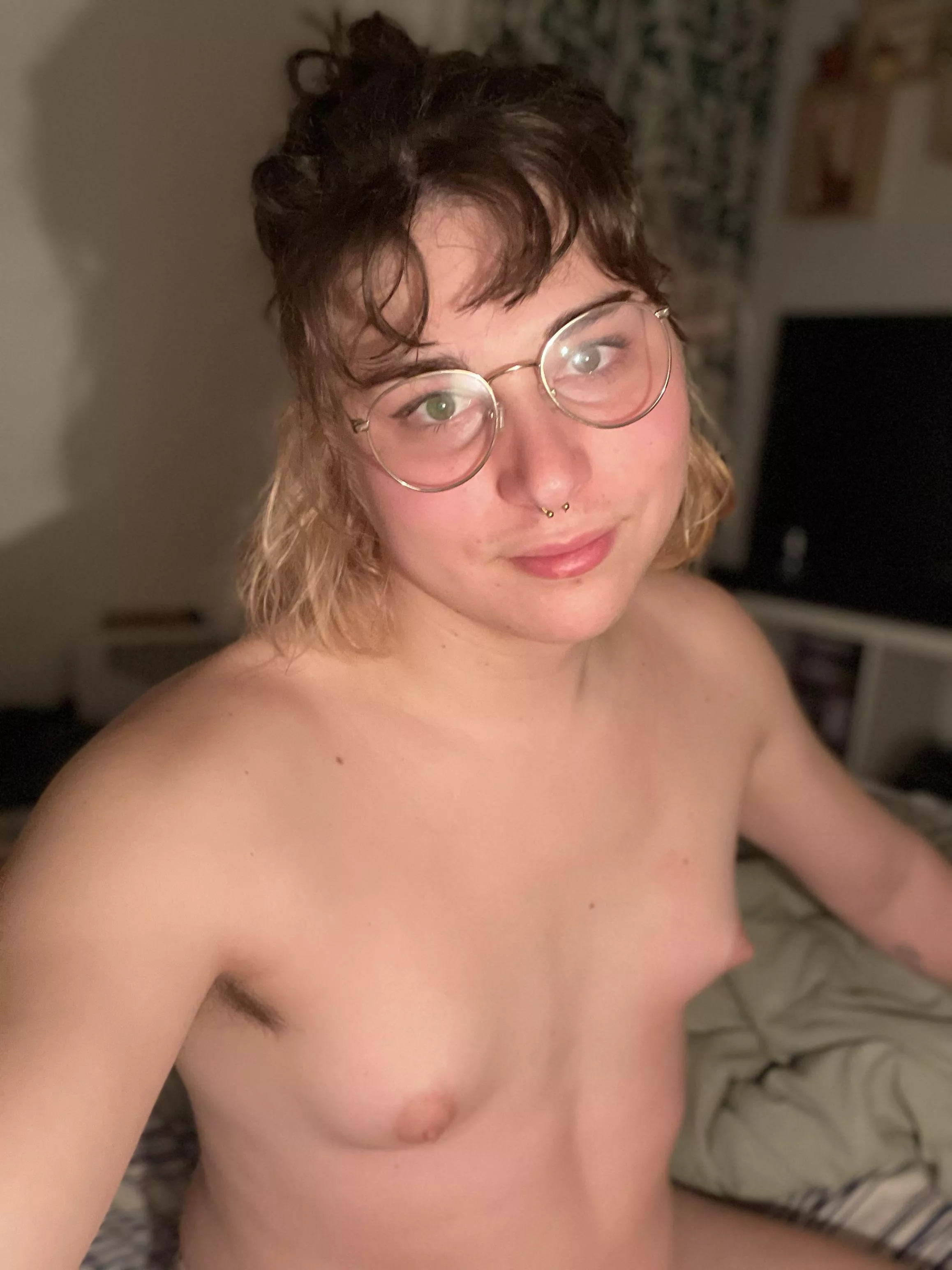 I should prolly sleep instead of posting nudes🙆🏻‍♀️