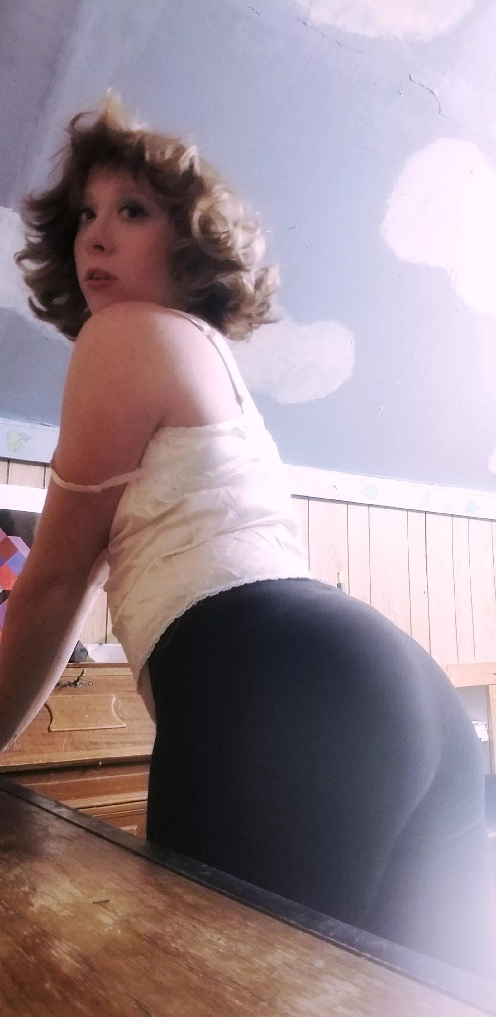 I snapped some sexy selfies during my 1970s shoot ;)