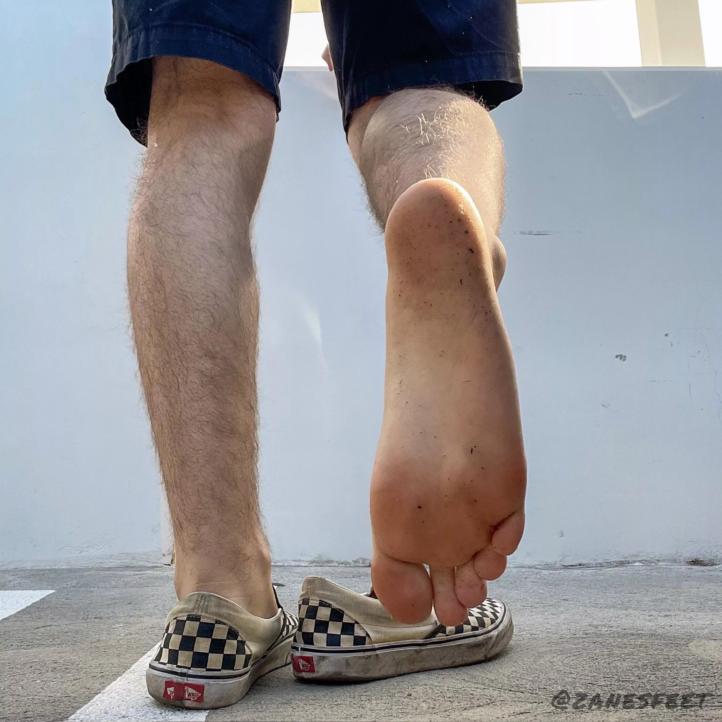 I spent 6 hours sock-less in my 2 year old vans 🧀