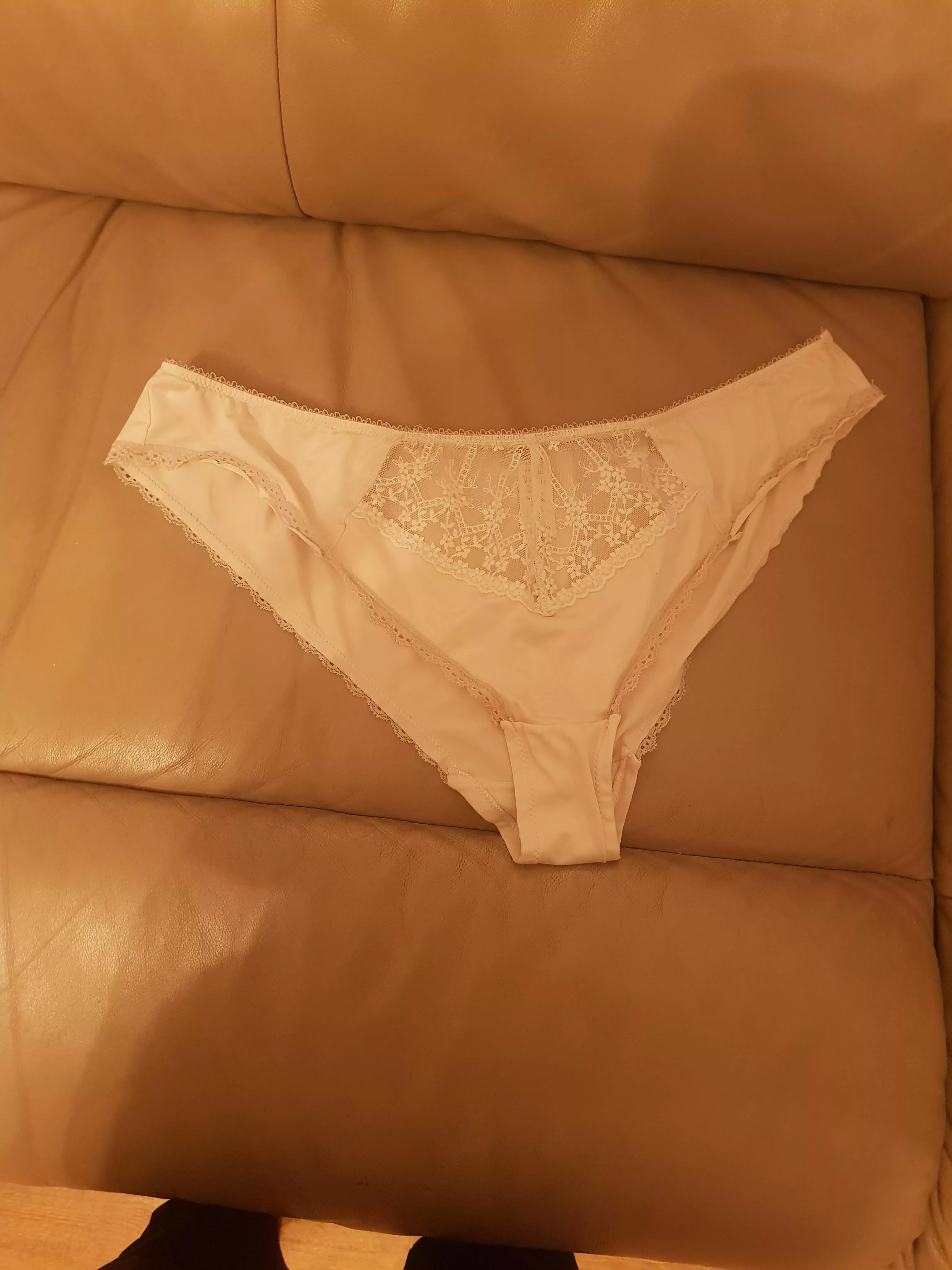 I steal panties dm if you want me to show more