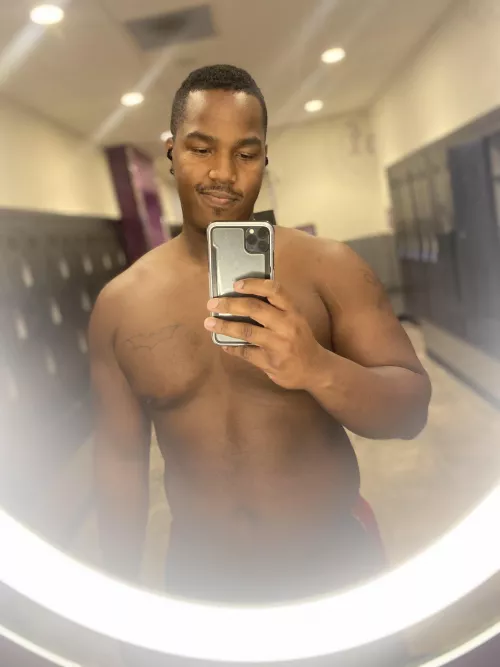 I swear despite what my recent pics show….I do own shirts. 😅 I swear despite what my recent pics show….I do own shirts. 😅