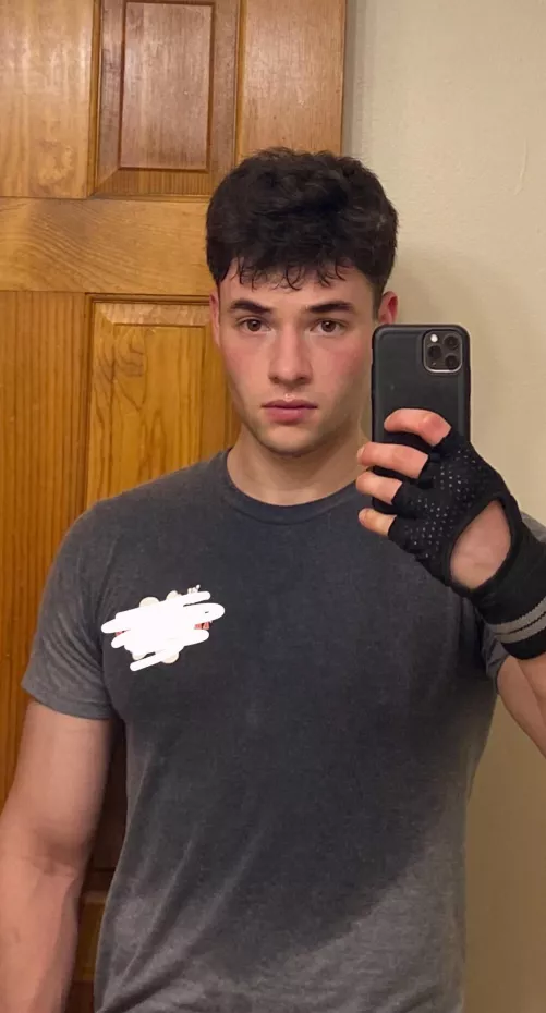 I sweat way too much at the gym I sweat way too much at the gym