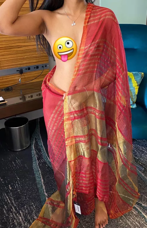 I think all sarees should be worn like this! What do you think? [f] 🤭🤭