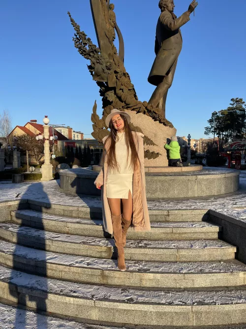 I think girls in mini skirts looks fantastic 🥰 Do you like my look?)