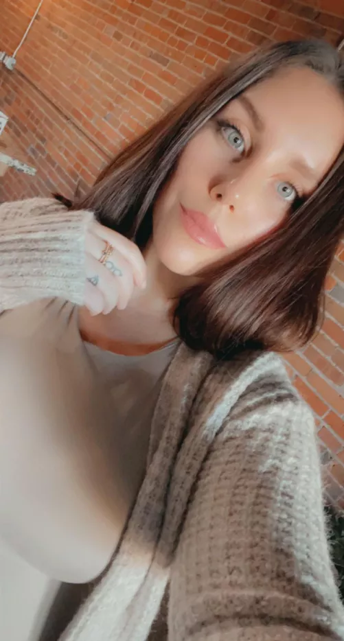 I think I like this large looking lip? Over-lining is a game changerโฆ I think I like this large looking lip? Over-lining is a game changerโฆ