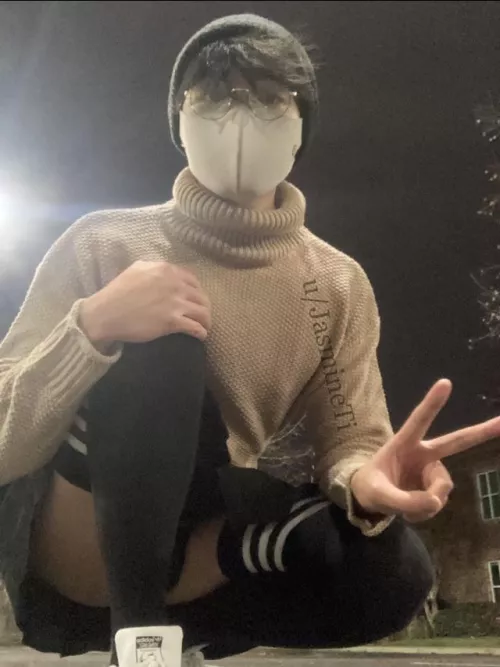 I think I look cute in this pic! What do you think?