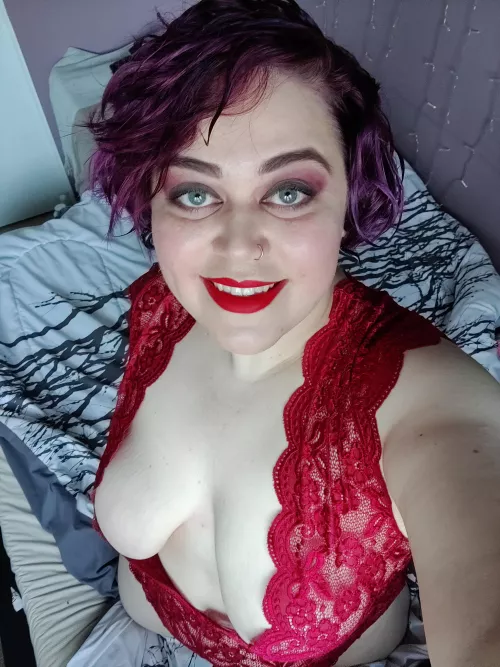 I think I understand why guys like short girls now, I look extra cute from this angle 💗