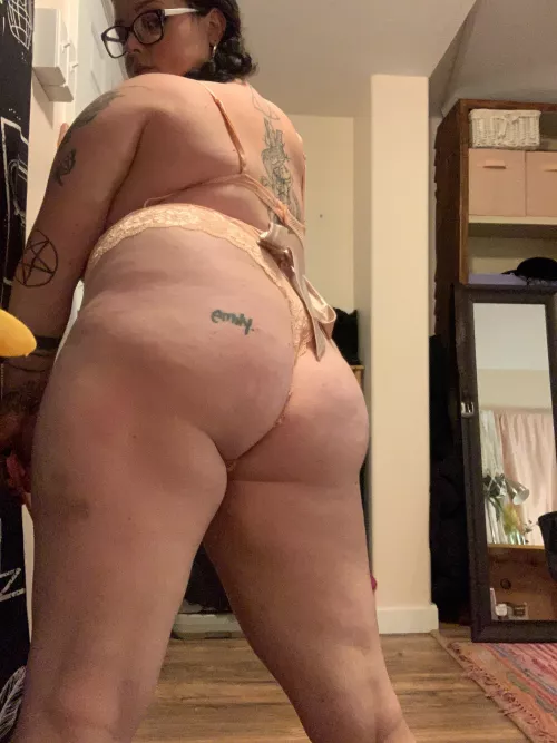 I think itβs an ass kind of day.. enjoying the view? I think itβs an ass kind of day.. enjoying the view?