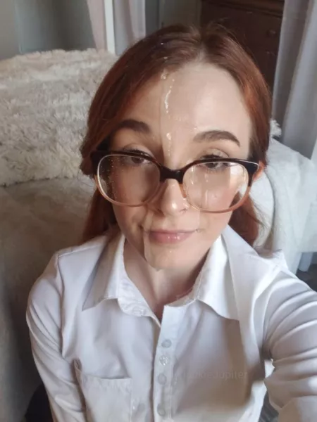 i think my glasses look better this way :)