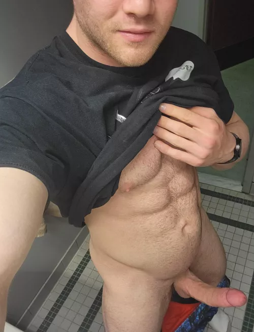 I think my new years resolution is to fuck a reddit girl 🤷‍♂️