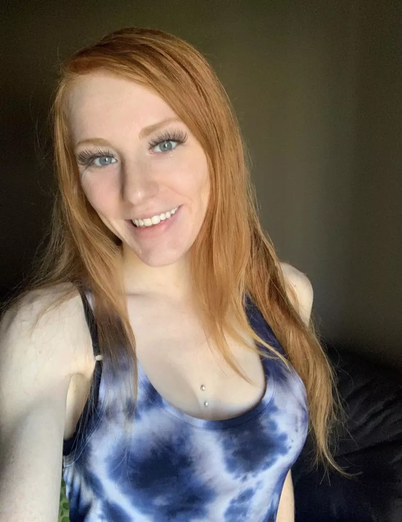 I think my shirt really compliments my eyes I think my shirt really compliments my eyes