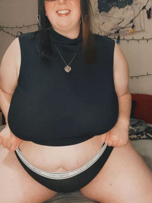 i think my shirt would look better on the floor ๐