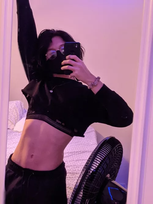 I think my stomach looks good here I think my stomach looks good here