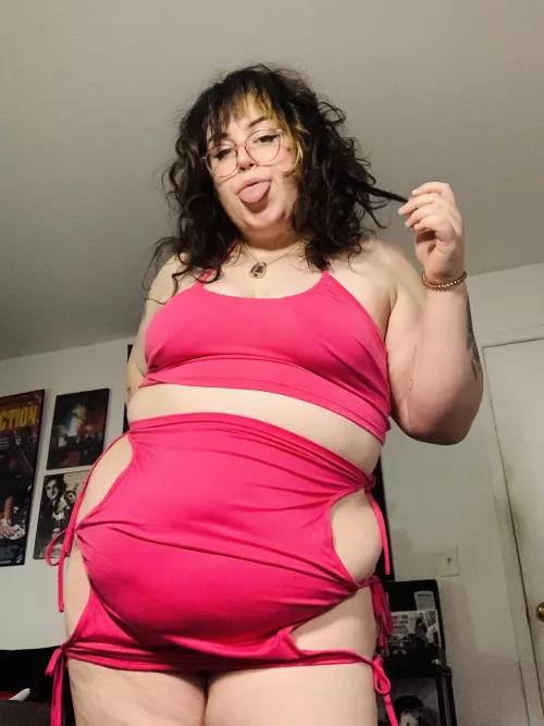 I think this skirt is a bit smallβ¦
