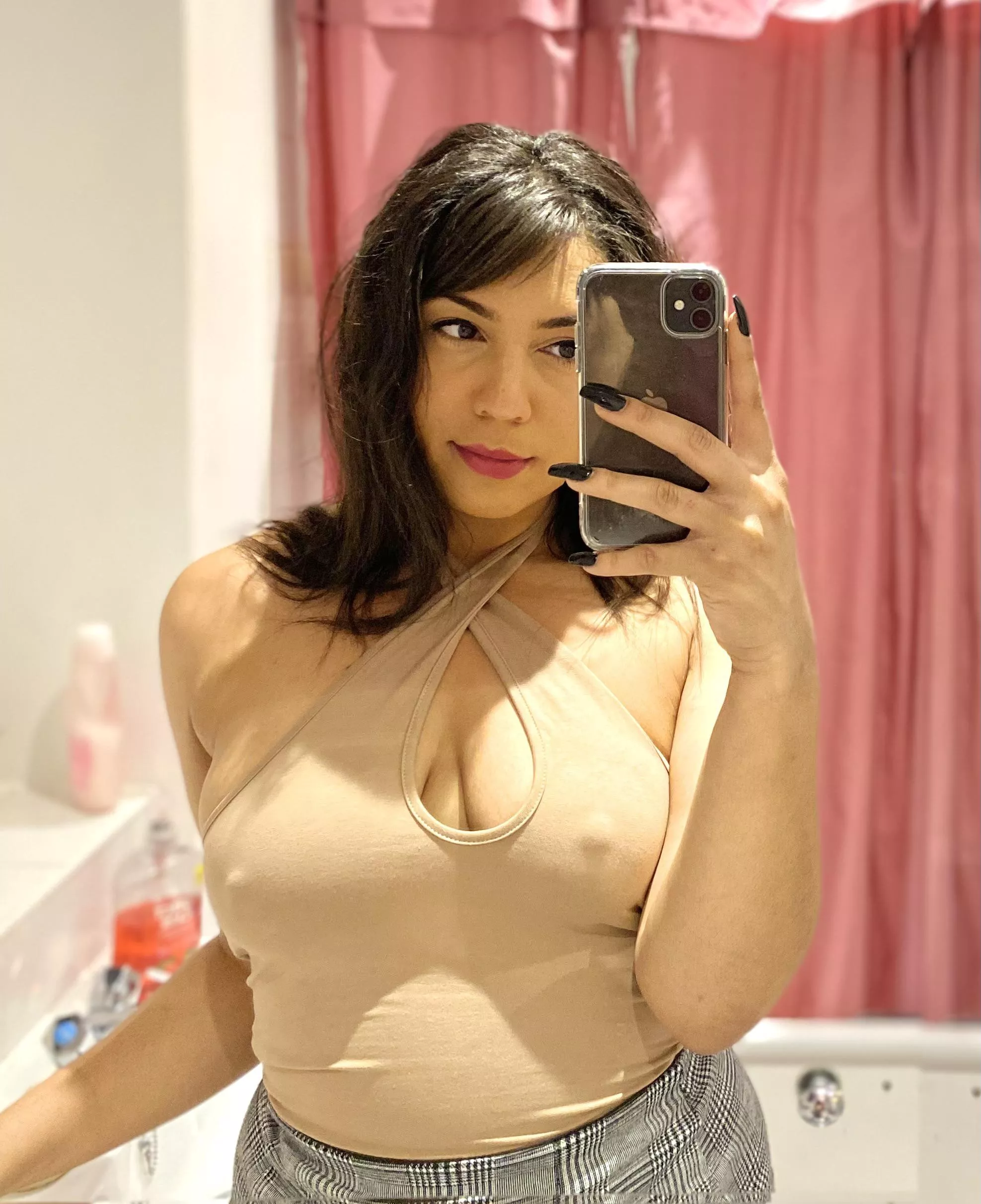 i think this top does a really good job of emphasising my.. eyes [f]