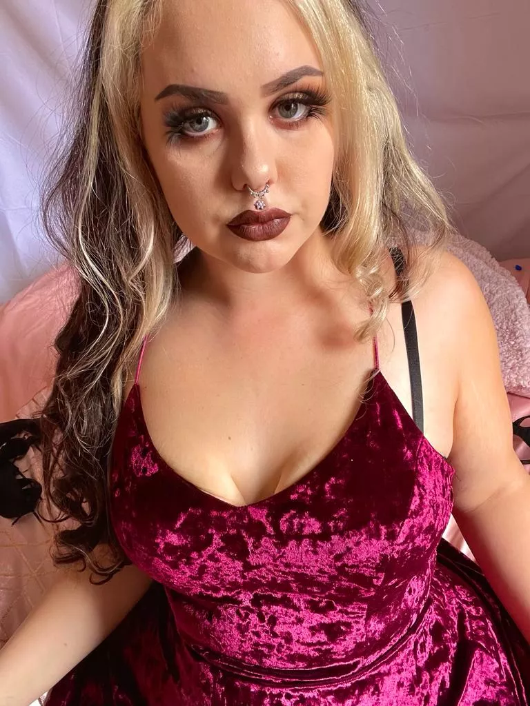 I think you should invite me to your Halloween party! I think you should invite me to your Halloween party!