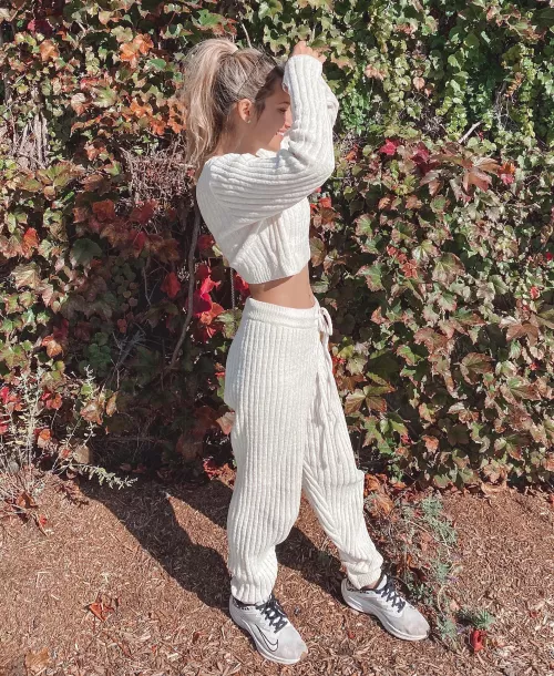 I π€ this croptop outfit