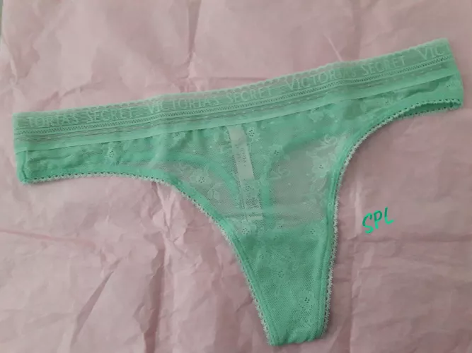 I thought -as a Secret Pantylover- I HAD to make a deal with Victoria! So, I did...💚