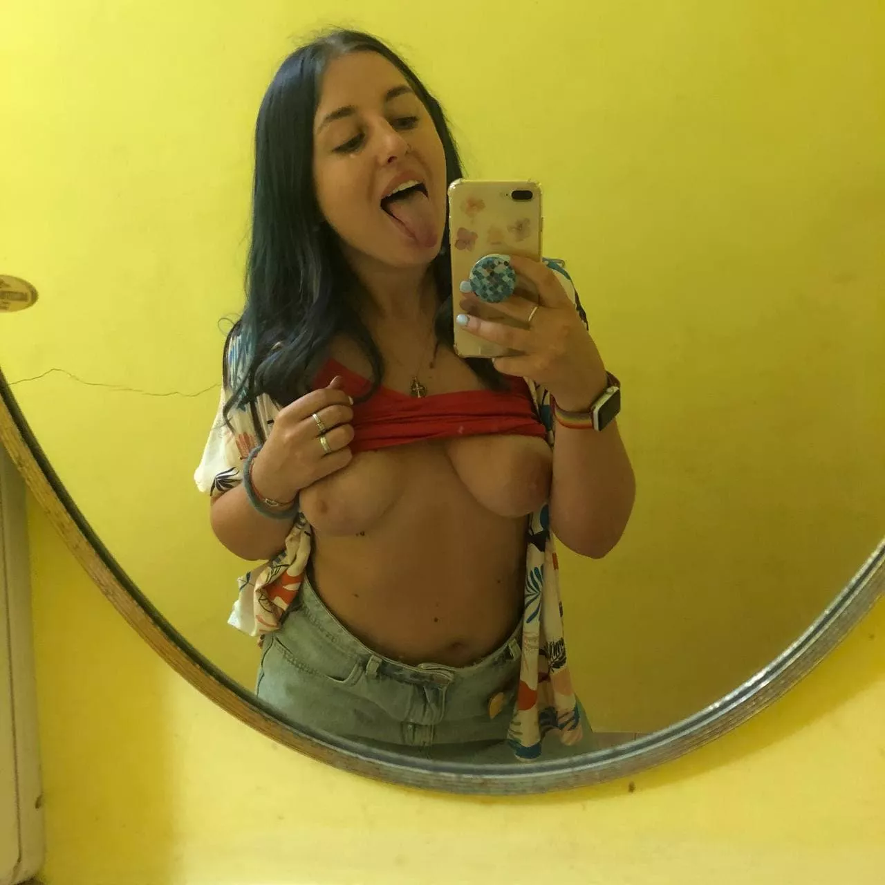 I turned 18 yesterday and now I can show my boobs to everyone šš¦š¦š¦ I turned 18 yesterday and now I can show my boobs to everyone šš¦š¦š¦