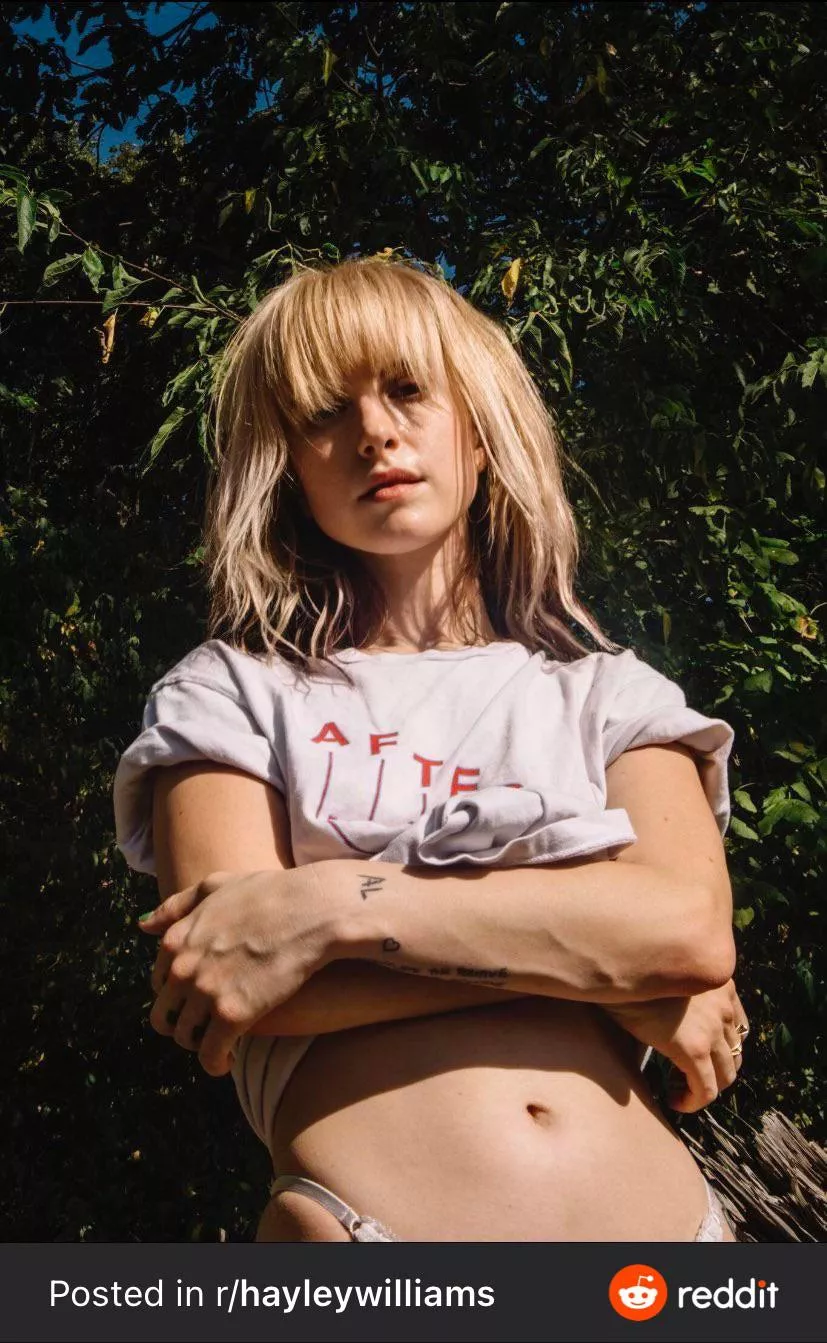 I wanna be pegged for Hayley I wanna be pegged for Hayley