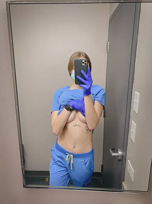 I wanna be played with in the work bathroom😩