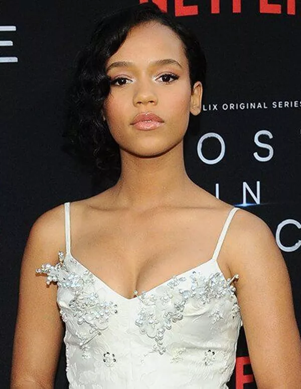 I wanna cum all over Taylor Russell's pretty face and watch it drip down to her tits. I wanna cum all over Taylor Russell's pretty face and watch it drip down to her tits.