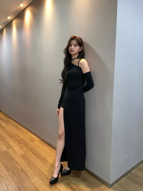 I wanna pay her for one night & fuck her 💦💦