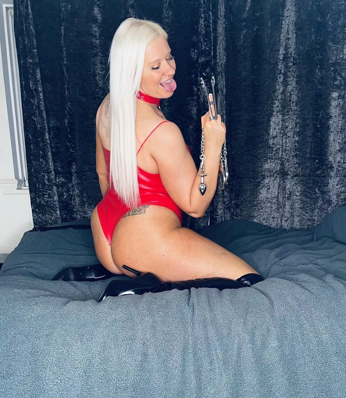 I wanna play a game..what shall we start with first, your cock,balls or ass?