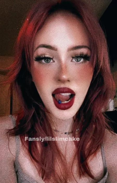 I wanna rub off my lipstick on something π€π