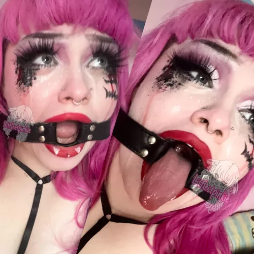 I wanna see my eyeliner destroyed I wanna see my eyeliner destroyed