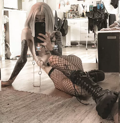 I want a new toy💀 I want a new toy💀