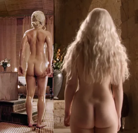 I want Emilia Clarke to aggressively ride my face while she's in character as Daenerys I want Emilia Clarke to aggressively ride my face while she's in character as Daenerys